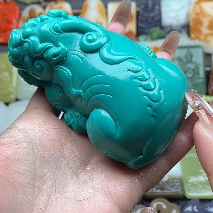 颈饰未镶嵌石英岩玉