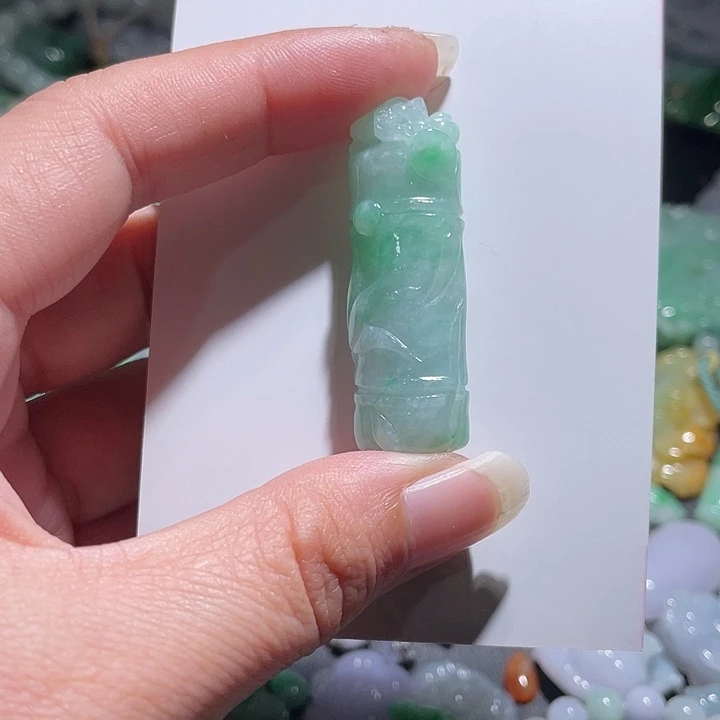 颈饰未镶嵌翡翠天