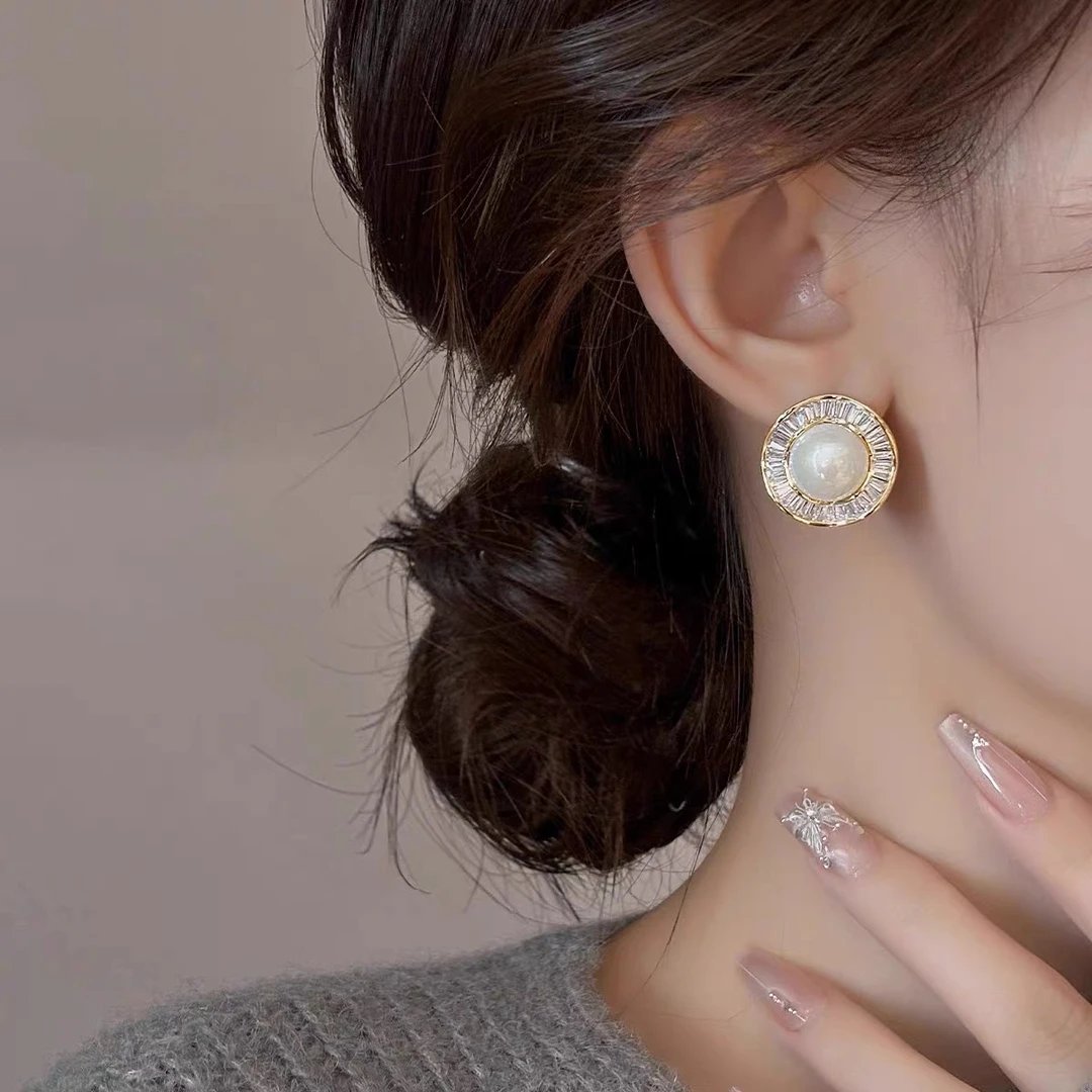 铜合金锆石耳饰 高级感气质轻奢珍珠银针圆形精致优雅法式耳饰013