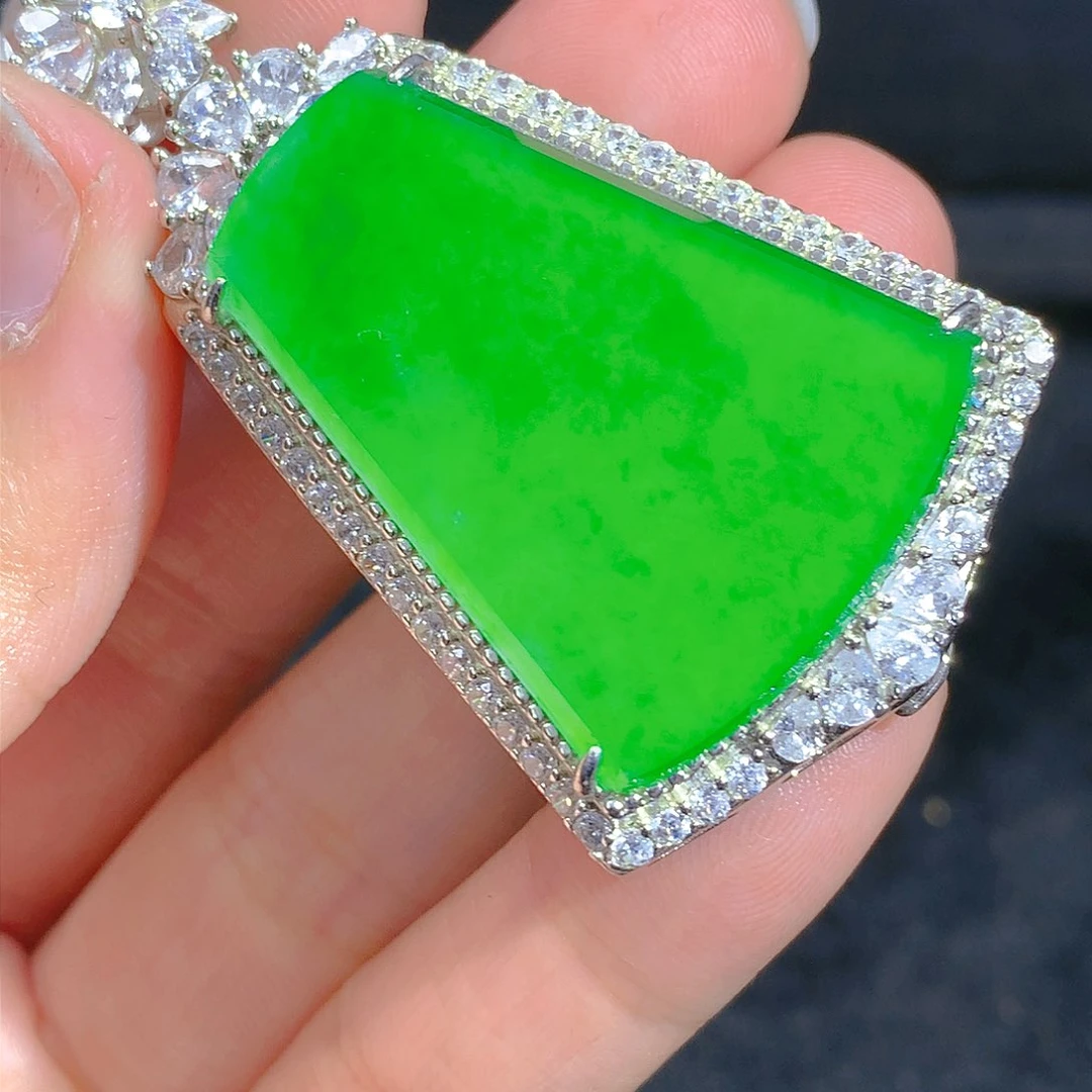 翡翠颈饰银S925镶嵌吊坠