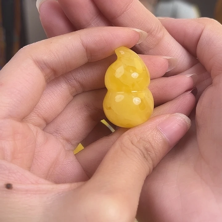 琥珀项链未镶嵌鸡油黄妖花葫芦6.8g