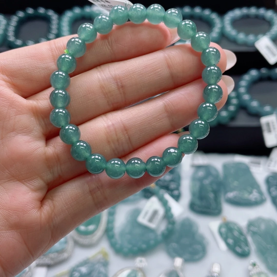 翡翠未镶嵌颈饰卡6.6