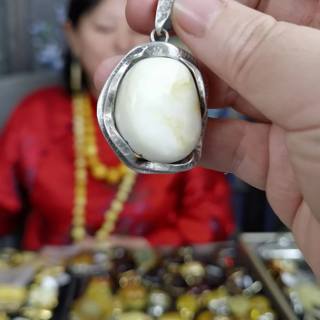 琥珀颈饰银S925镶嵌吊坠