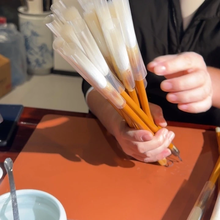 大号的细嫩光锋笔