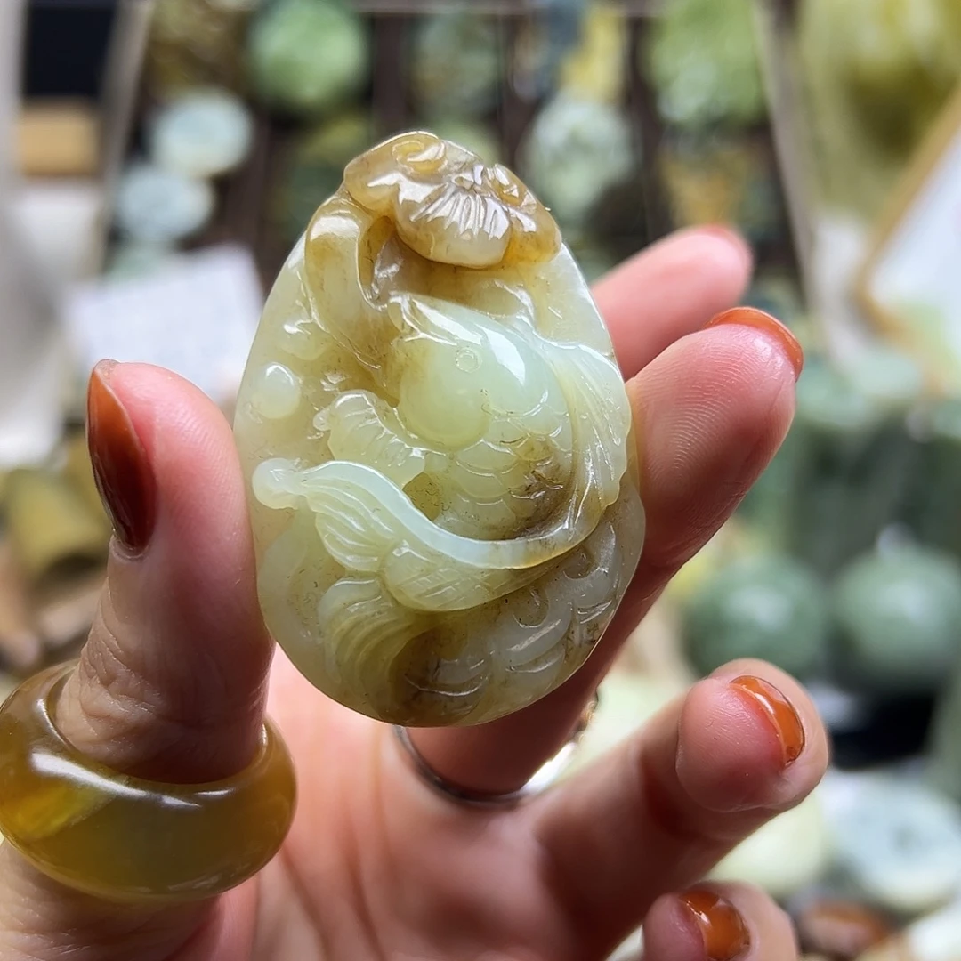 岫岩老玉（透闪石质玉）未镶嵌颈饰老玉鱼