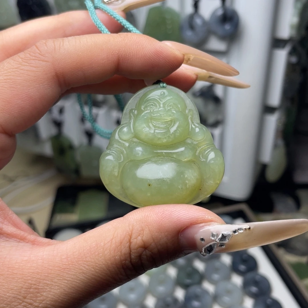 岫玉未镶嵌颈饰大肚佛