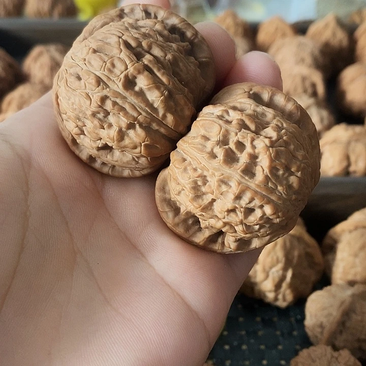 文玩核桃吊坠夏*文玩核桃白狮子