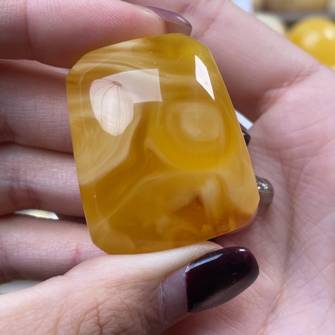 蜜蜡未镶嵌珠宝奇石