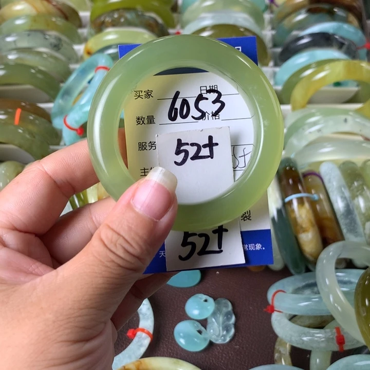 蛇纹石玉未镶嵌手镯6053
