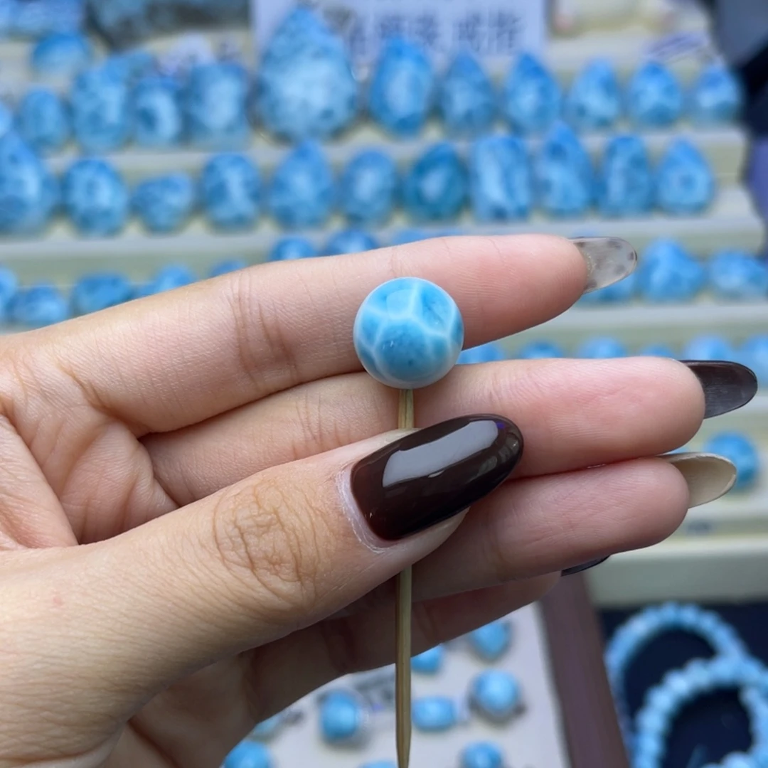 未镶嵌针钠钙石（海纹石）珠宝半成品