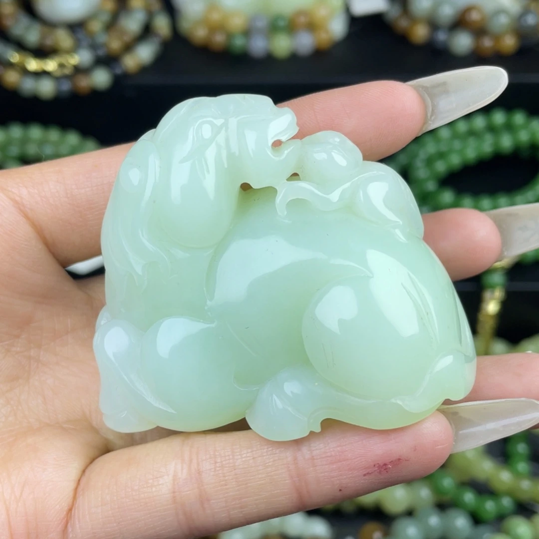 和田玉未镶嵌把件