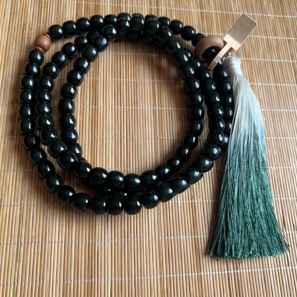 卡10和田玉108颗老型珠手串DA130-5