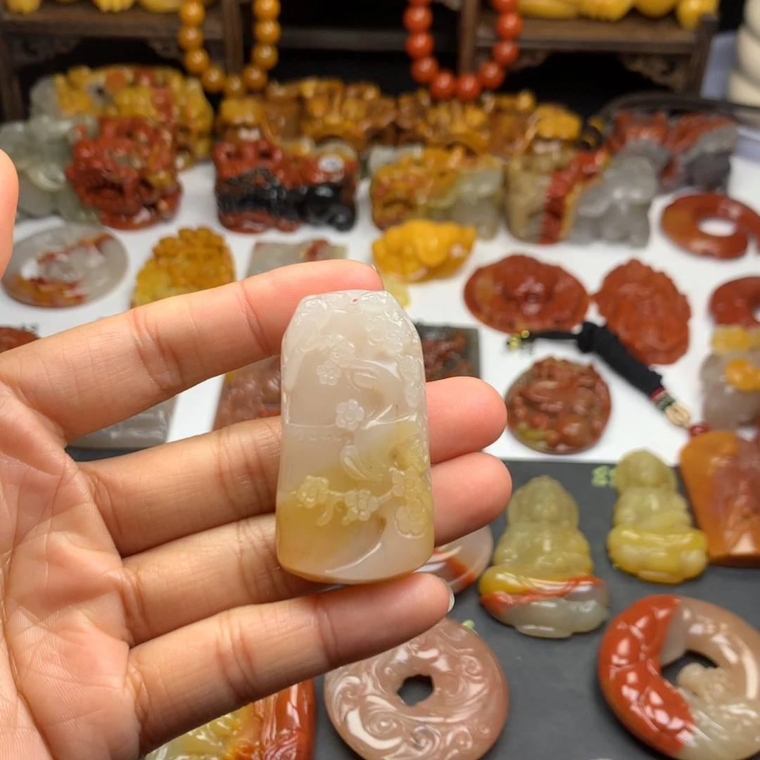 石英质玉（黄龙玉）挂件未镶嵌