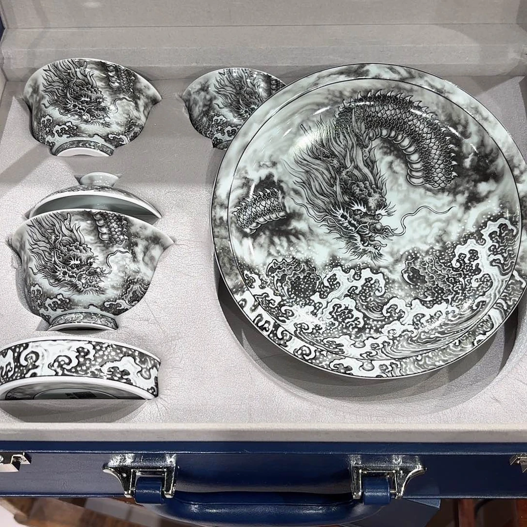 瓷片景德镇瓷器精品陈列