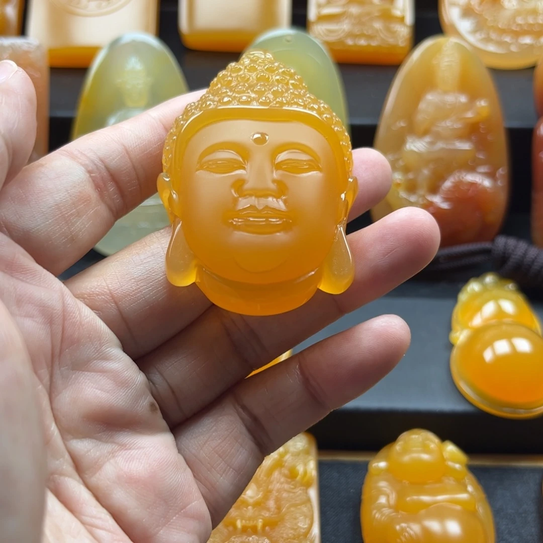 未镶嵌石英质玉（黄龙玉）颈饰