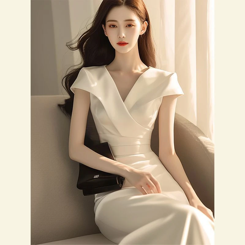 2025年夏季新款高端精致气质女神范高级感好看漂亮正式白色连衣裙