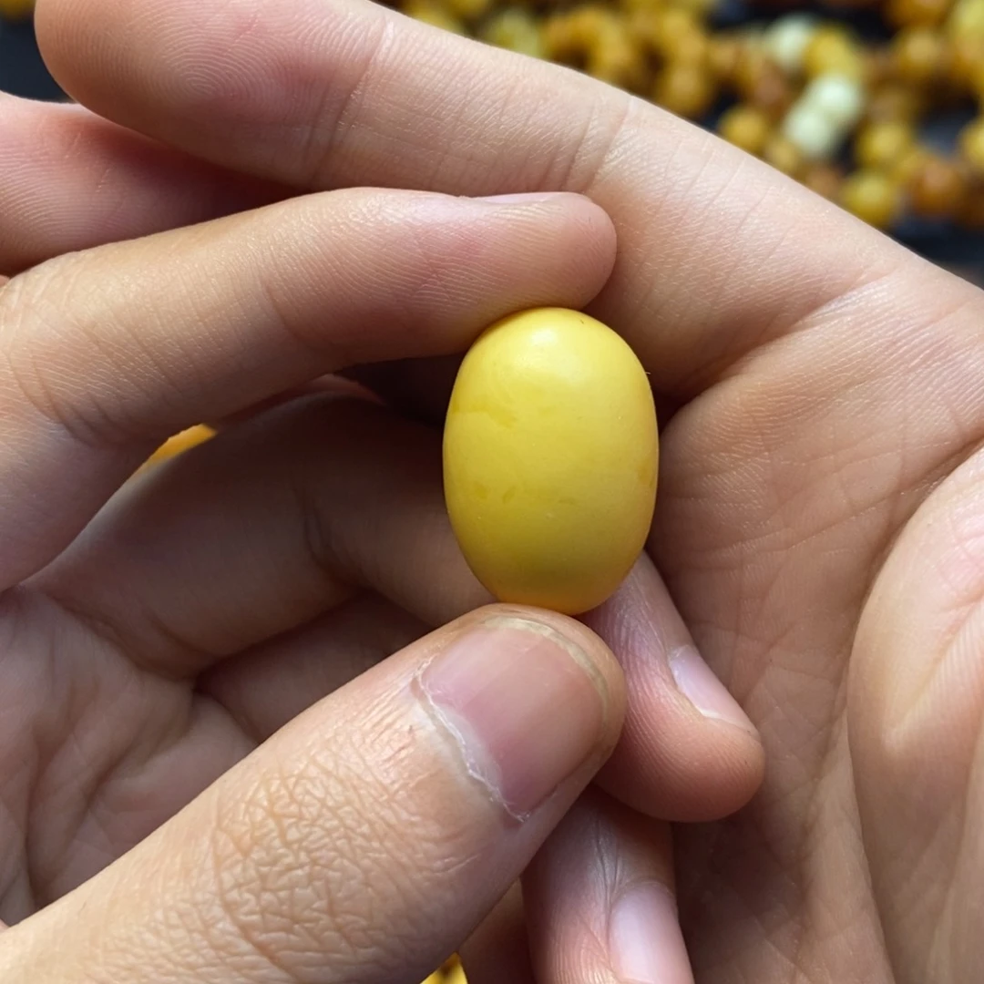 蜜蜡未镶嵌珠宝奇石