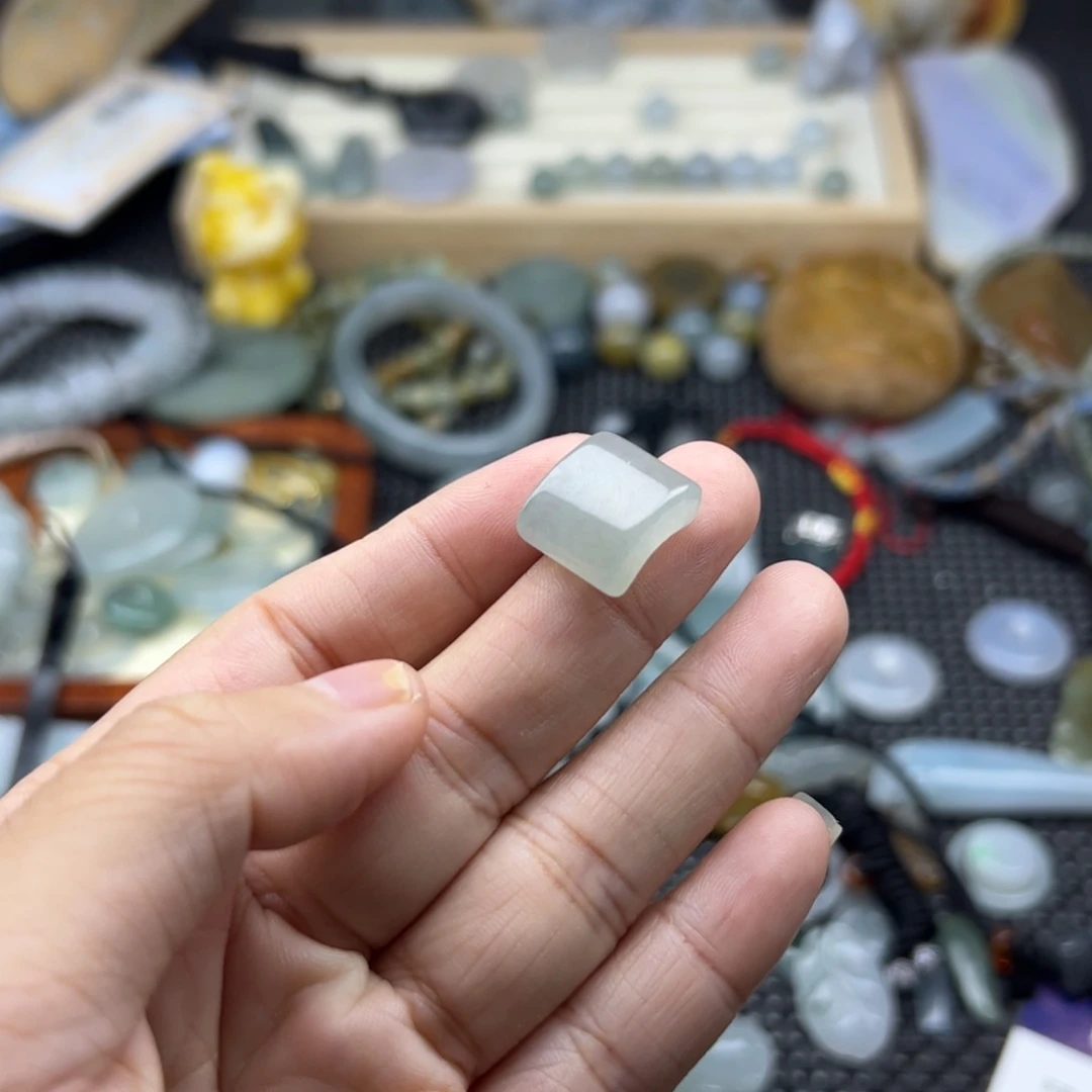 颈饰未镶嵌翡翠界面