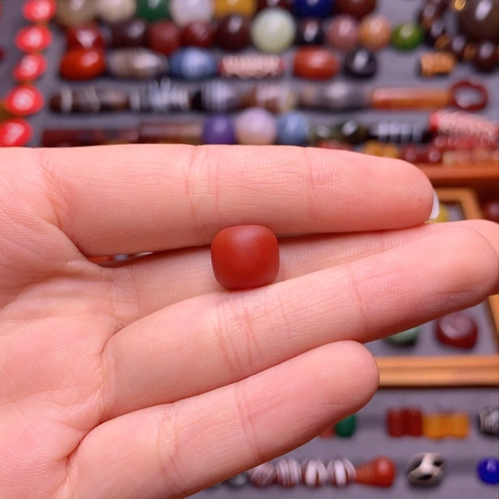 玛瑙/玉髓颈饰未镶嵌墨**裝