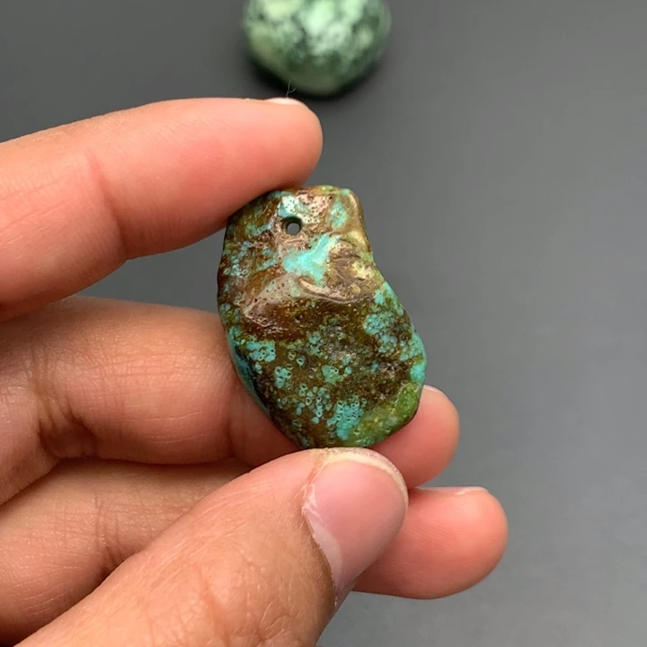 绿松石颈饰未镶嵌