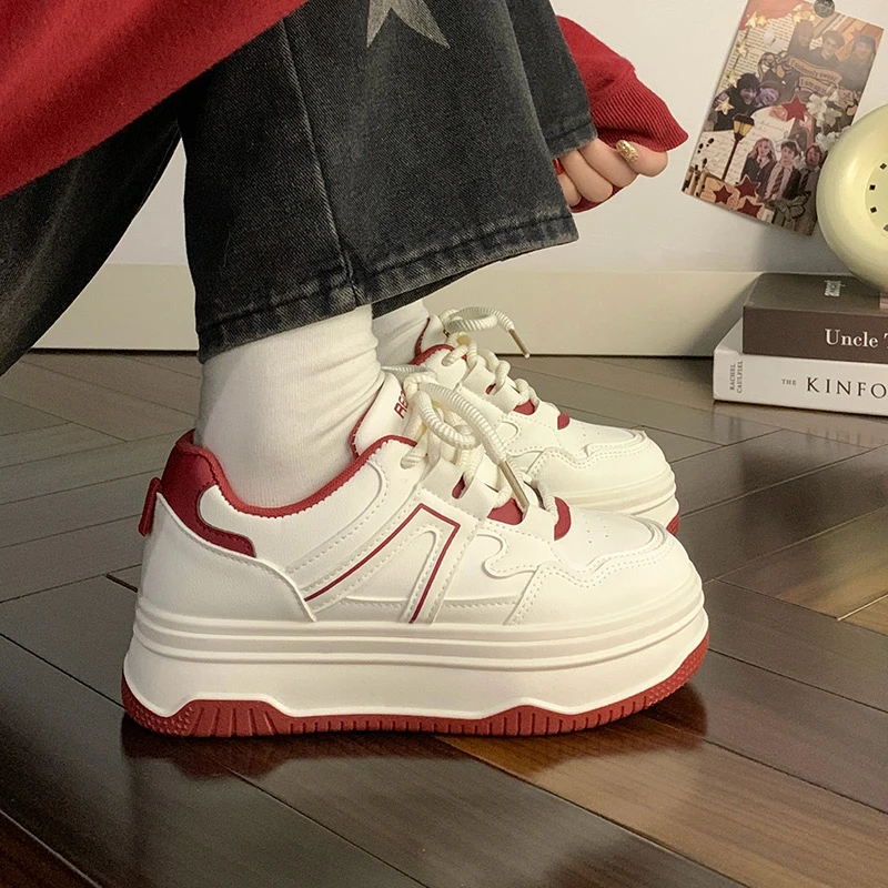 人本新款厚底小白鞋时尚潮流学生百搭休闲ins小众板鞋春季女鞋子