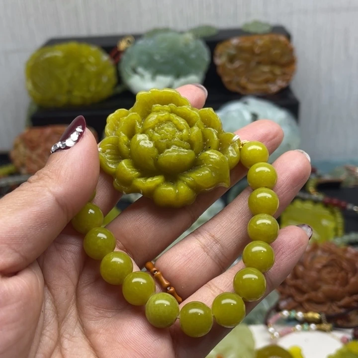蛇纹石玉未镶嵌颈饰