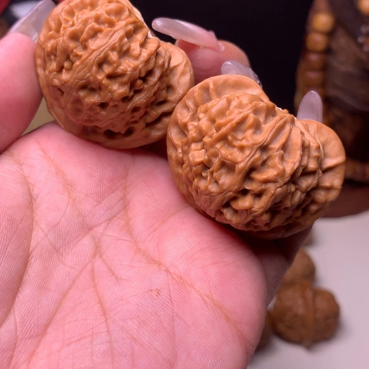 文玩核桃把件宫灯