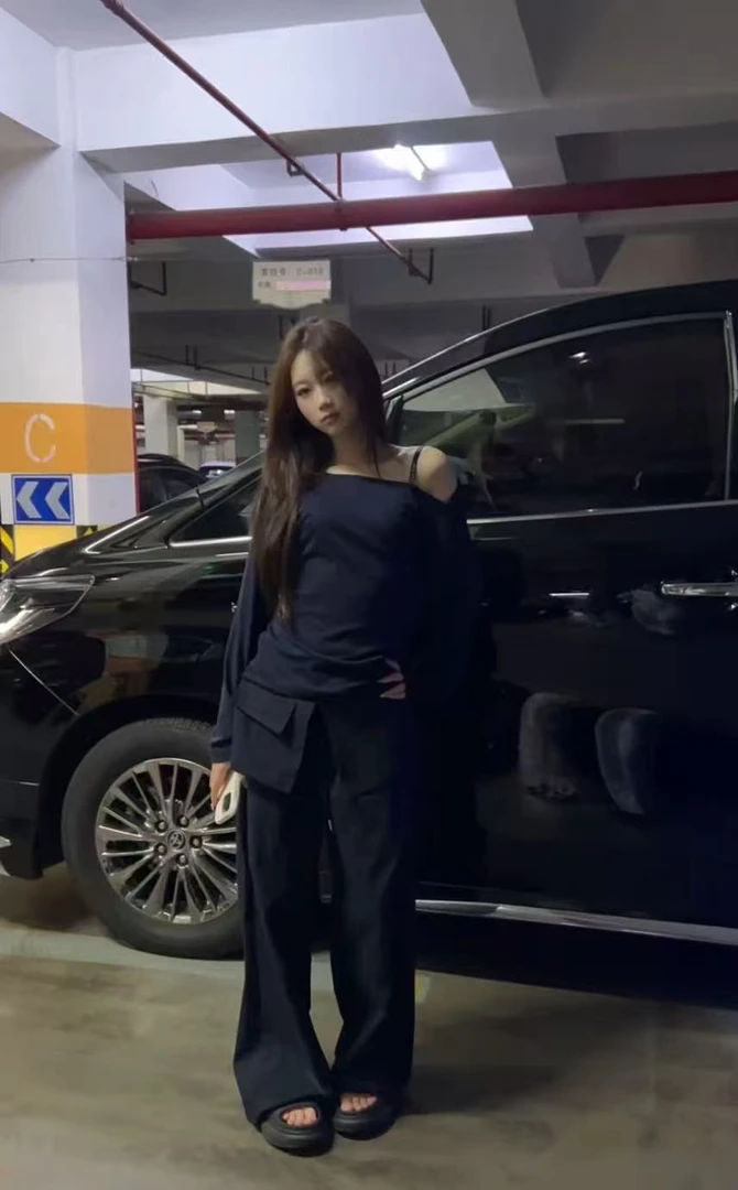 28131欧货高货简约叠穿感配屁帘休闲工装裤T恤三件套68A3F