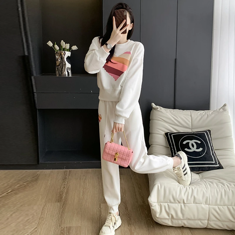 早春运动套装女盐系减龄高级感新款欧货套头卫衣休闲裤两件套7053