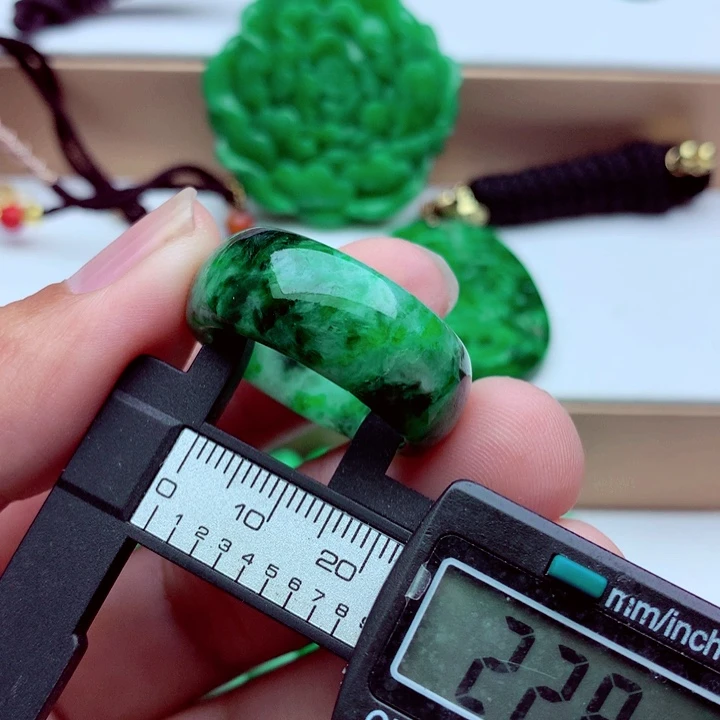 翡翠未镶嵌戒指戒指