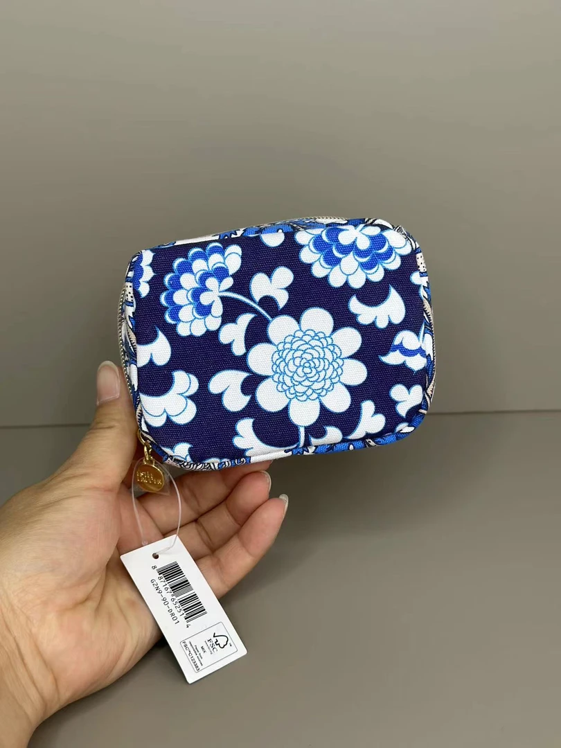 小巧小号便携可爱随身精致化妆包迷你收纳耳机卡口红包