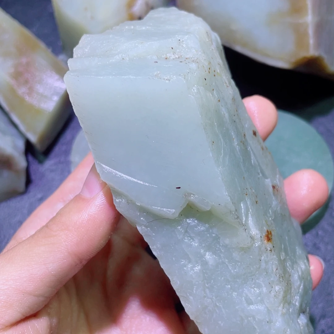 和田玉未镶嵌珠宝半成品