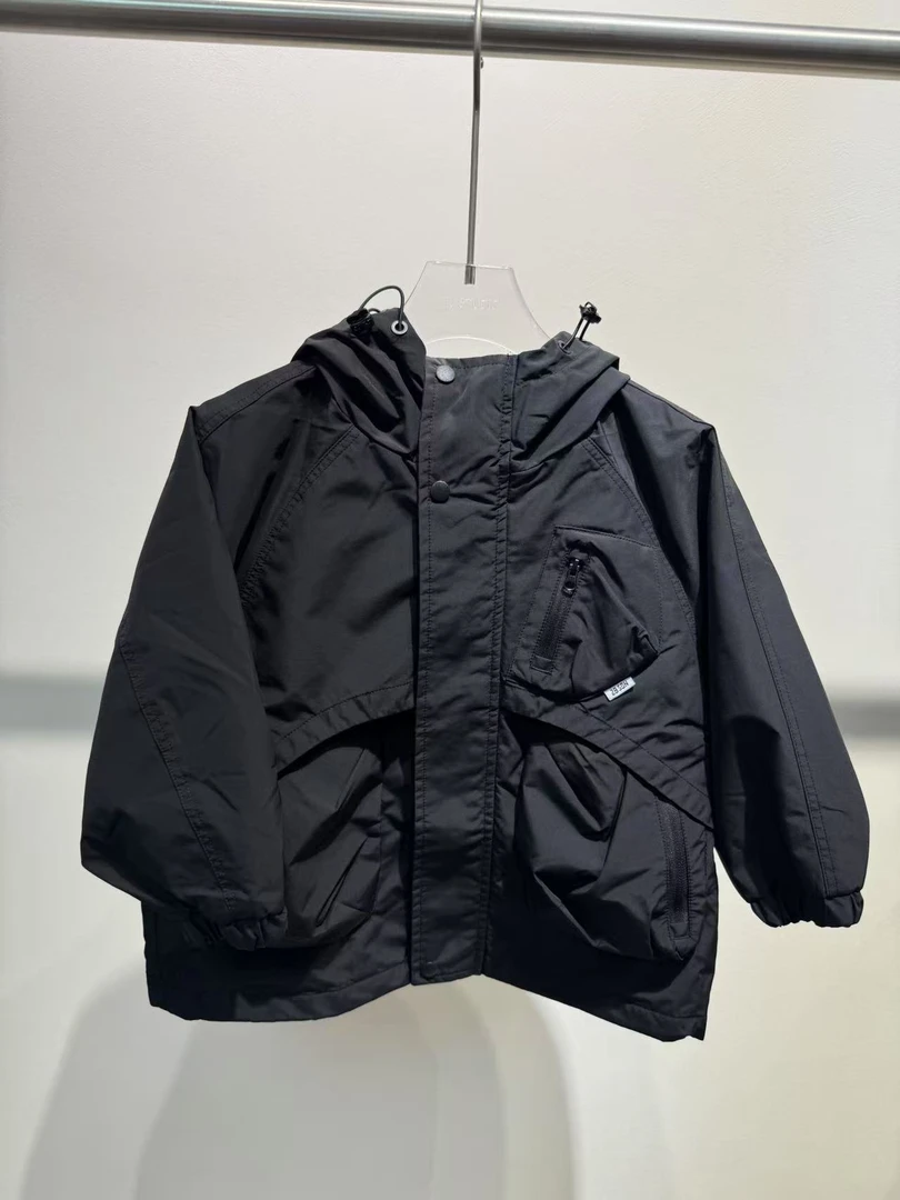 XTJ STUDIO童装 设计师款 LZ小童 胸口拉链口袋休闲带帽外套 新品
