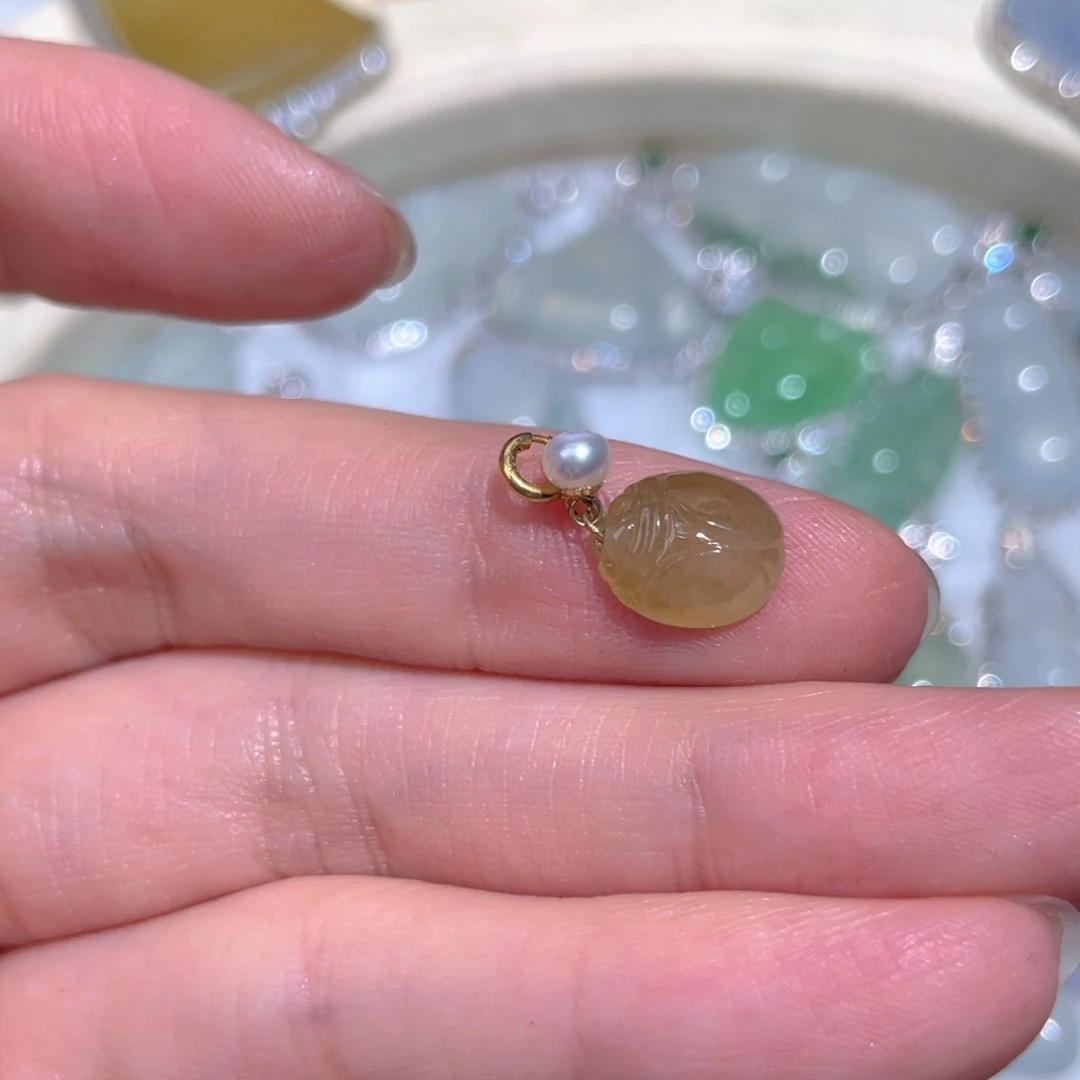 翡翠颈饰18K金镶嵌翡翠