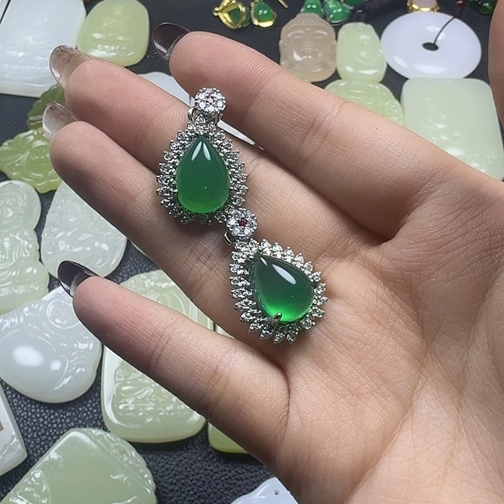 石英质玉未镶嵌颈饰