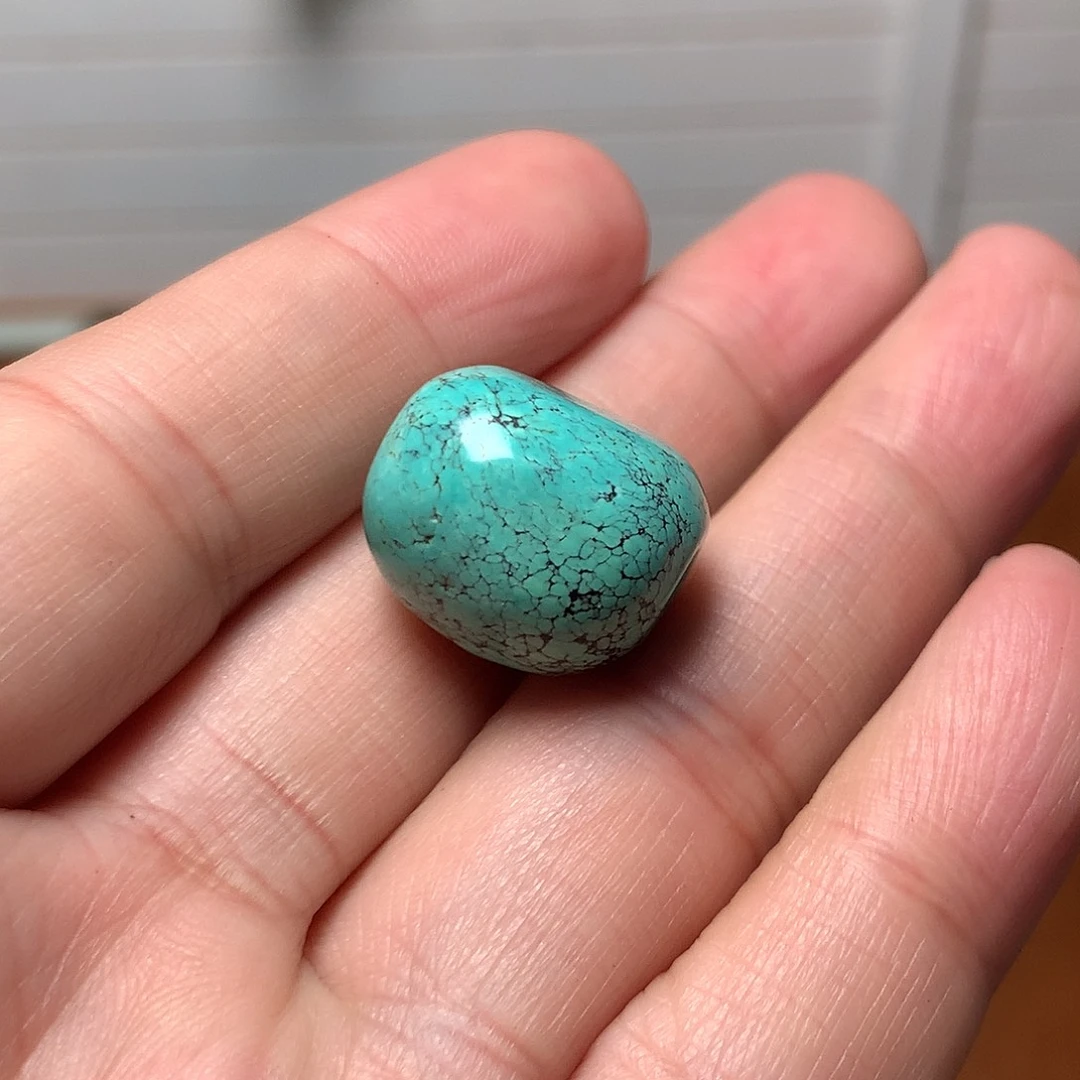 听***蚕绿松石未镶嵌珠宝奇石