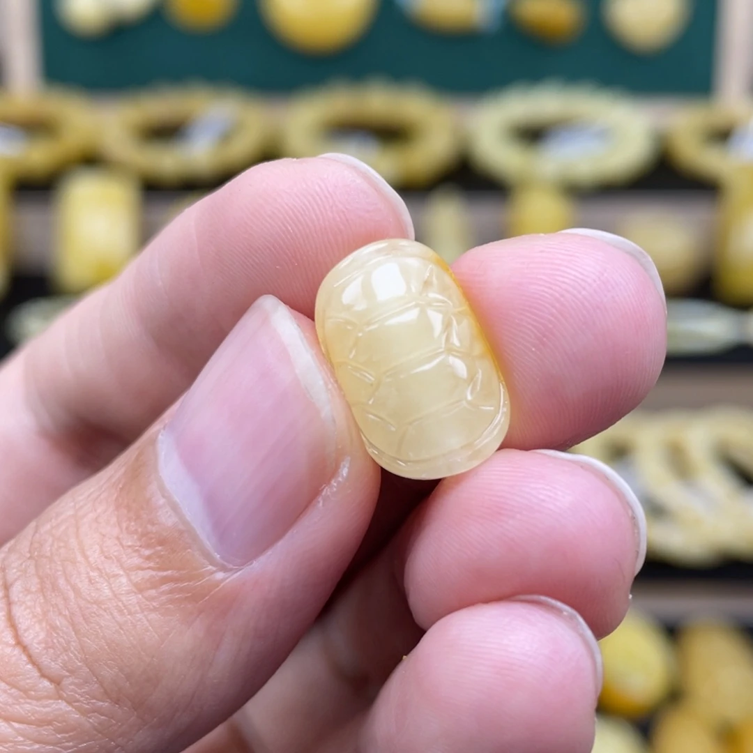 琥珀裸石未镶嵌琥珀蜜蜡