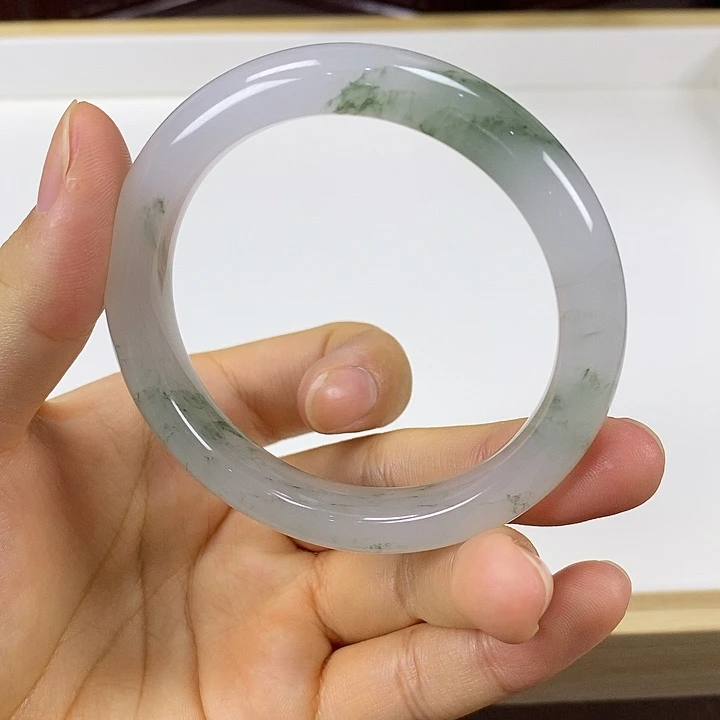 石英岩玉手镯未镶嵌