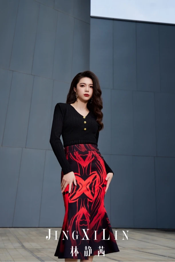 设计师款V领修身毛衫上衣