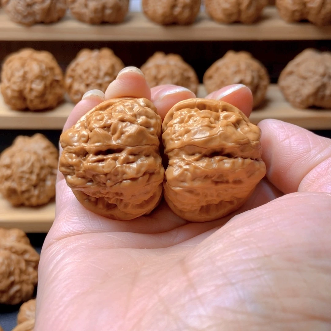 文玩核桃吊坠蛤蟆头