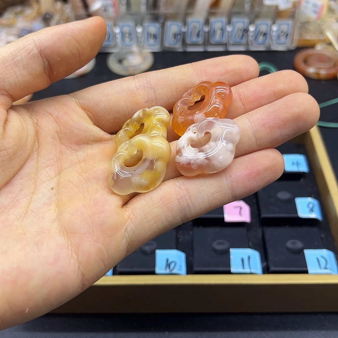 玲***羽未镶嵌颈饰玛瑙/玉髓