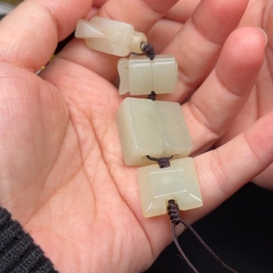 未镶嵌和田玉挂件巨**饰