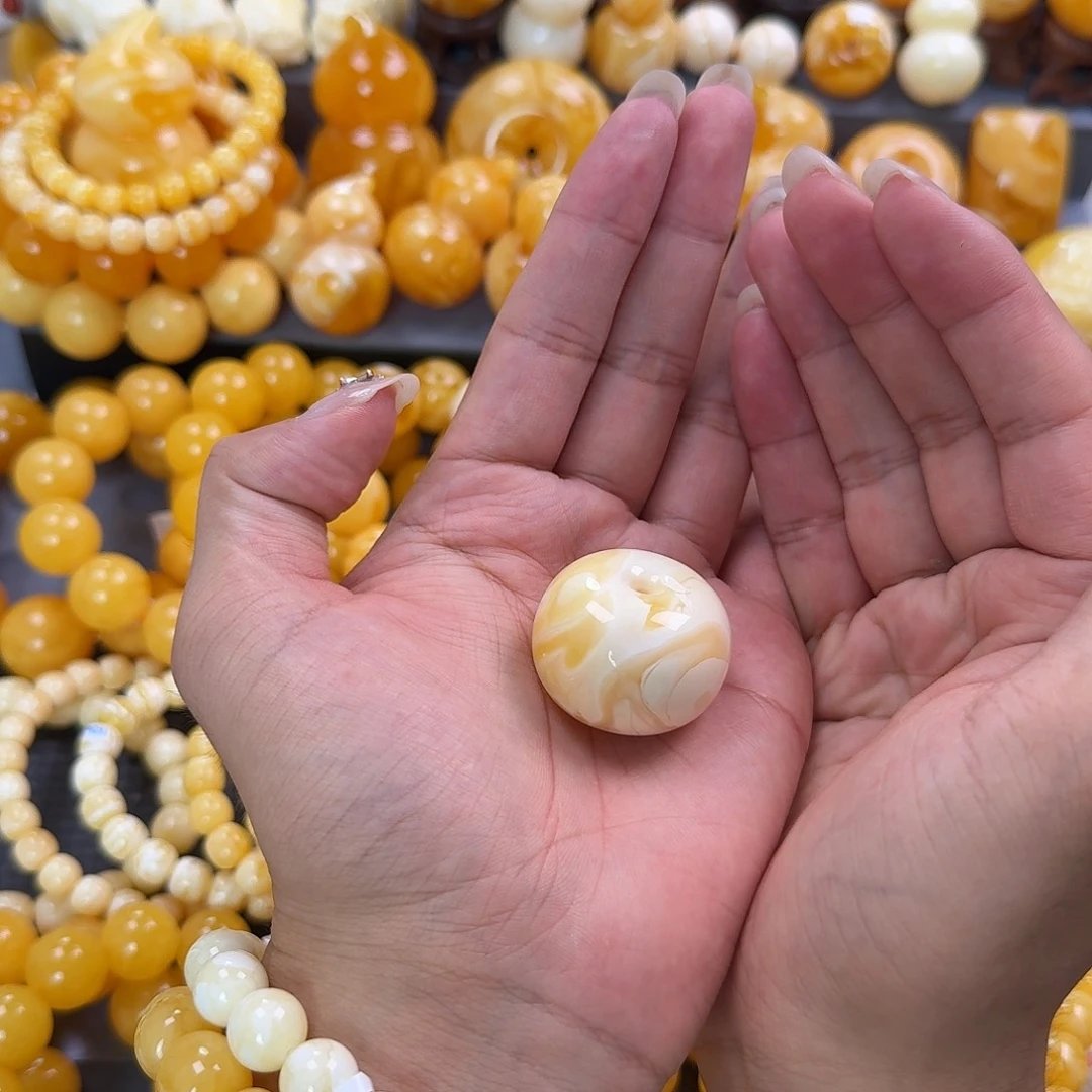 蜜蜡未镶嵌珠宝奇石