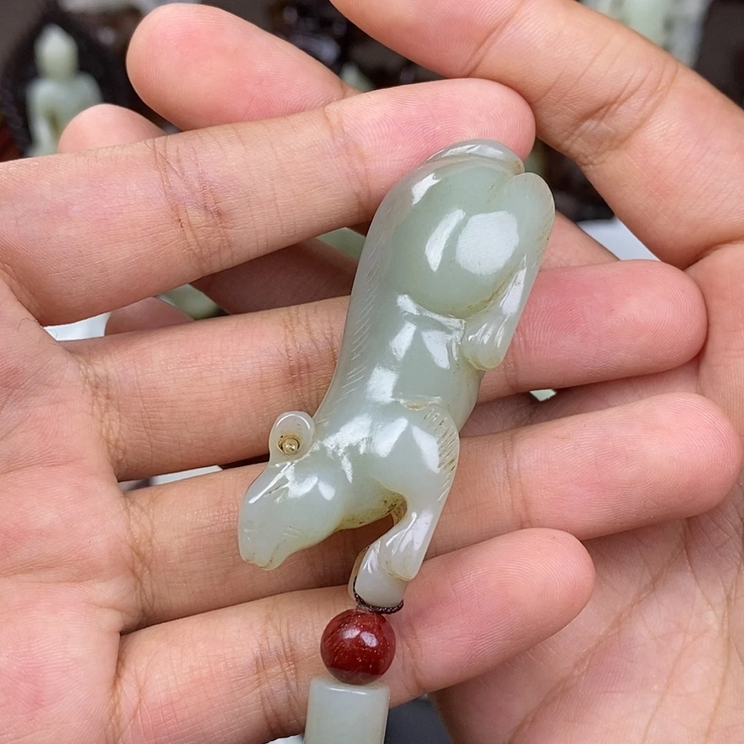 和田玉未镶嵌把件