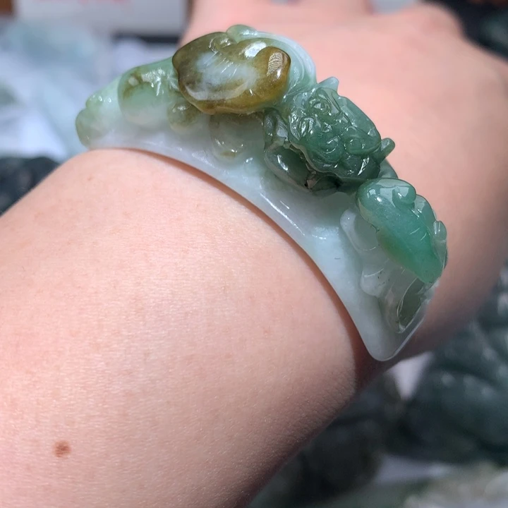 翡翠未镶嵌颈饰保真天然A货翡翠