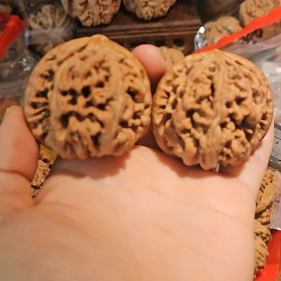 文玩核桃吊坠46.5粗筋