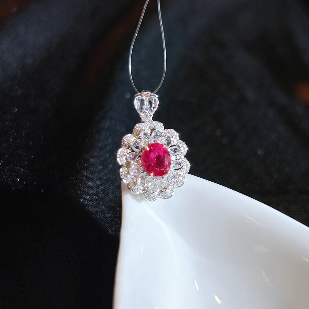 18K金红宝石吊坠-A84