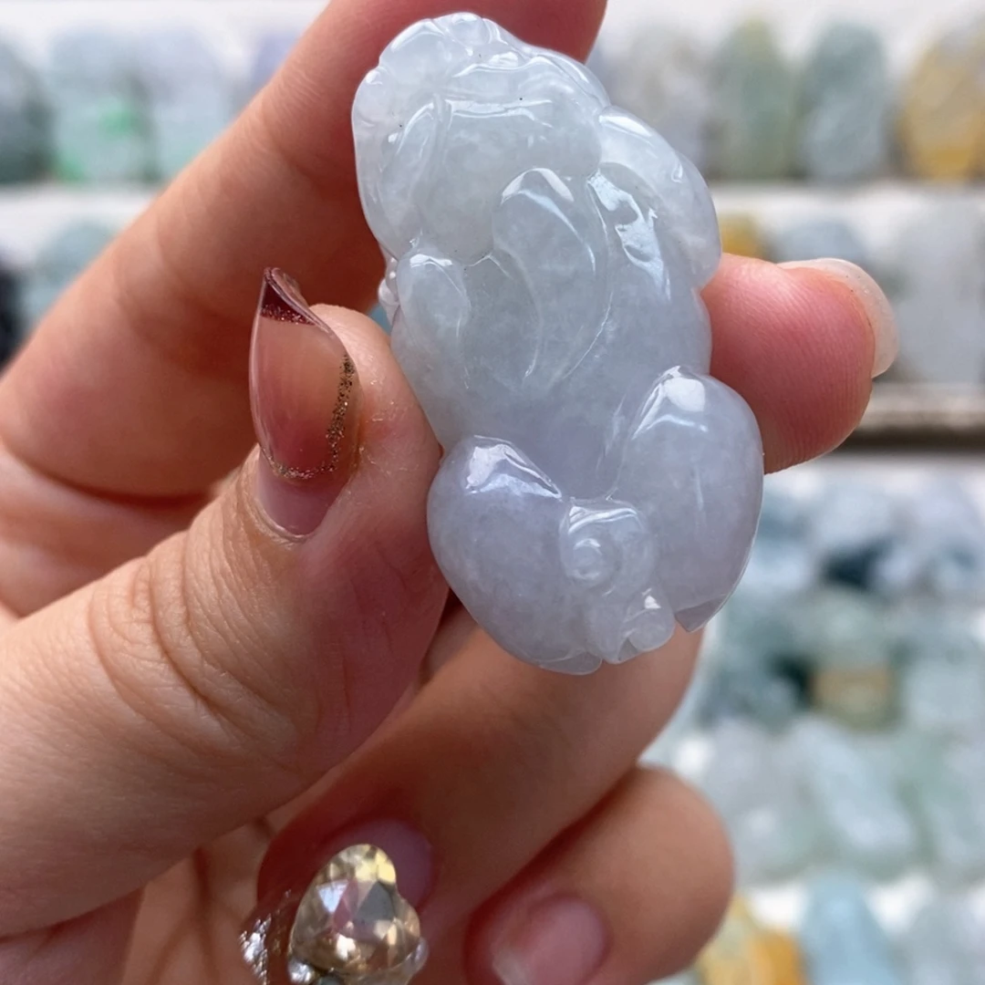 翡翠吊坠(赠链)未镶嵌