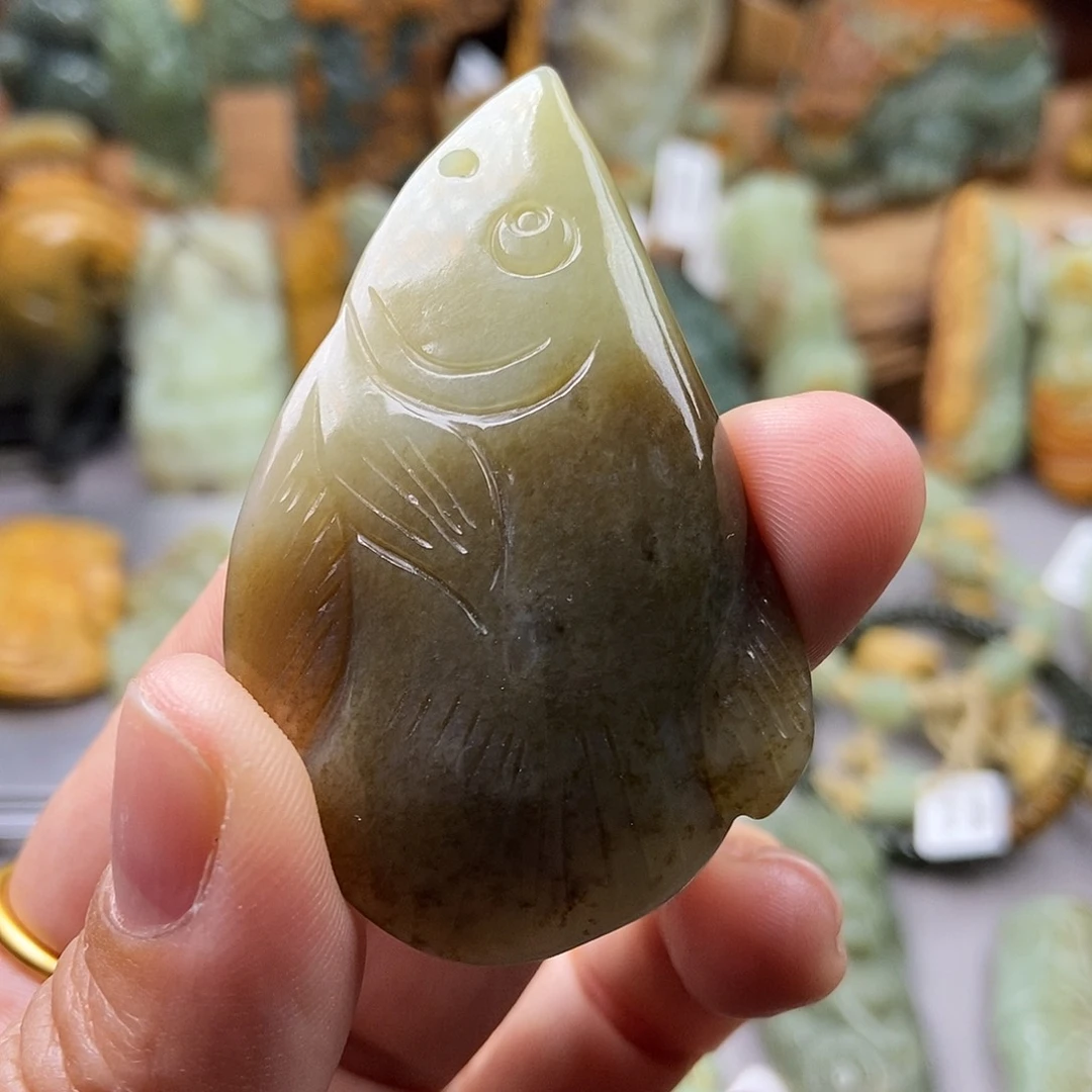 岫岩老玉（透闪石质玉）挂坠未镶嵌演****）