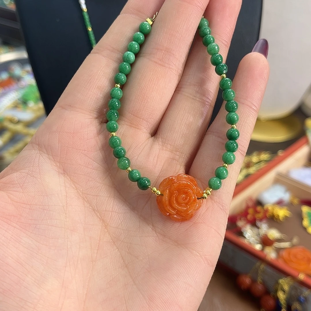 翡翠未镶嵌颈饰炸